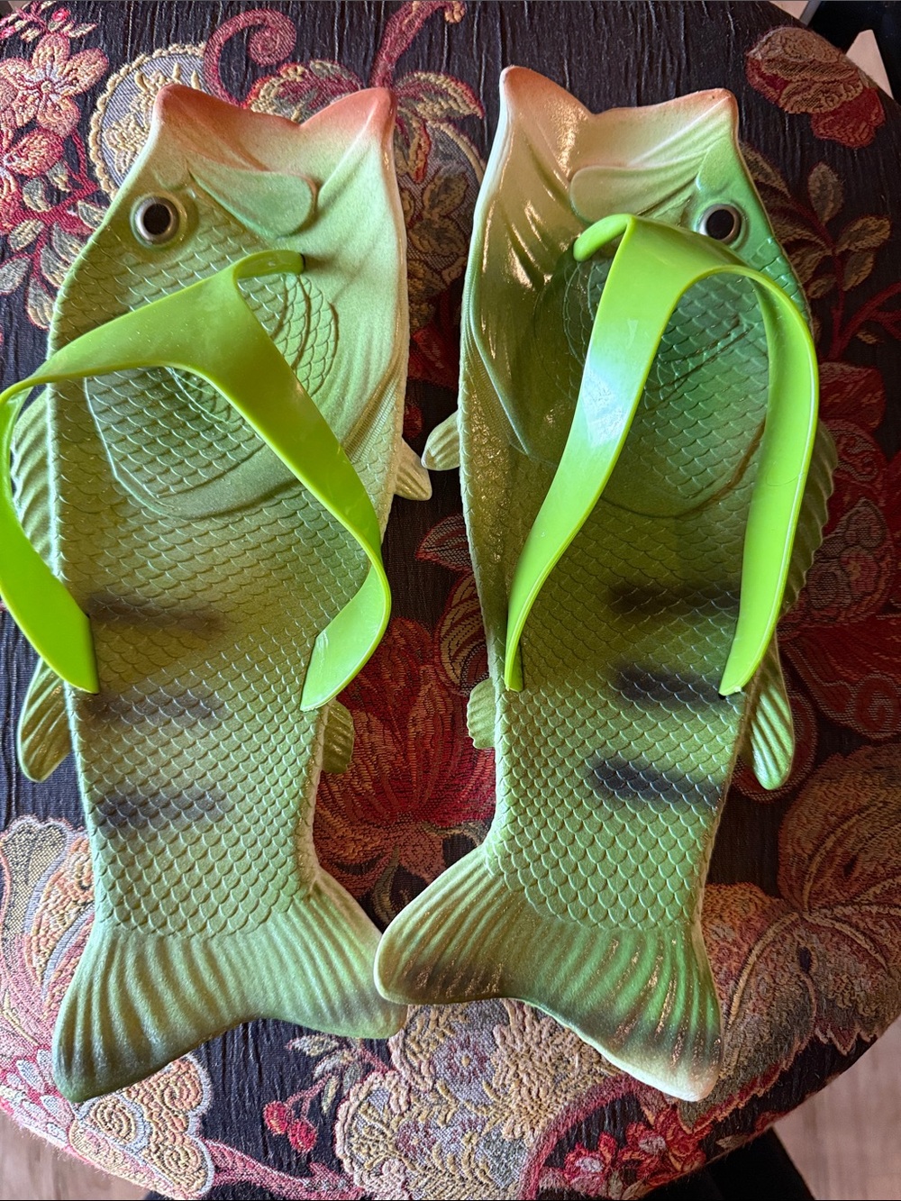 Men's Green Fish-Shaped Flip Flop Sandals - Novelty Pool Slides